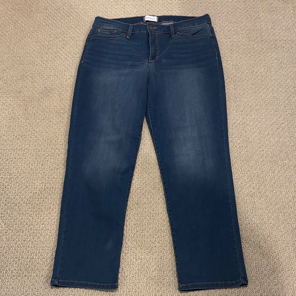 Crown & Ivy Womens Straight Jeans 14